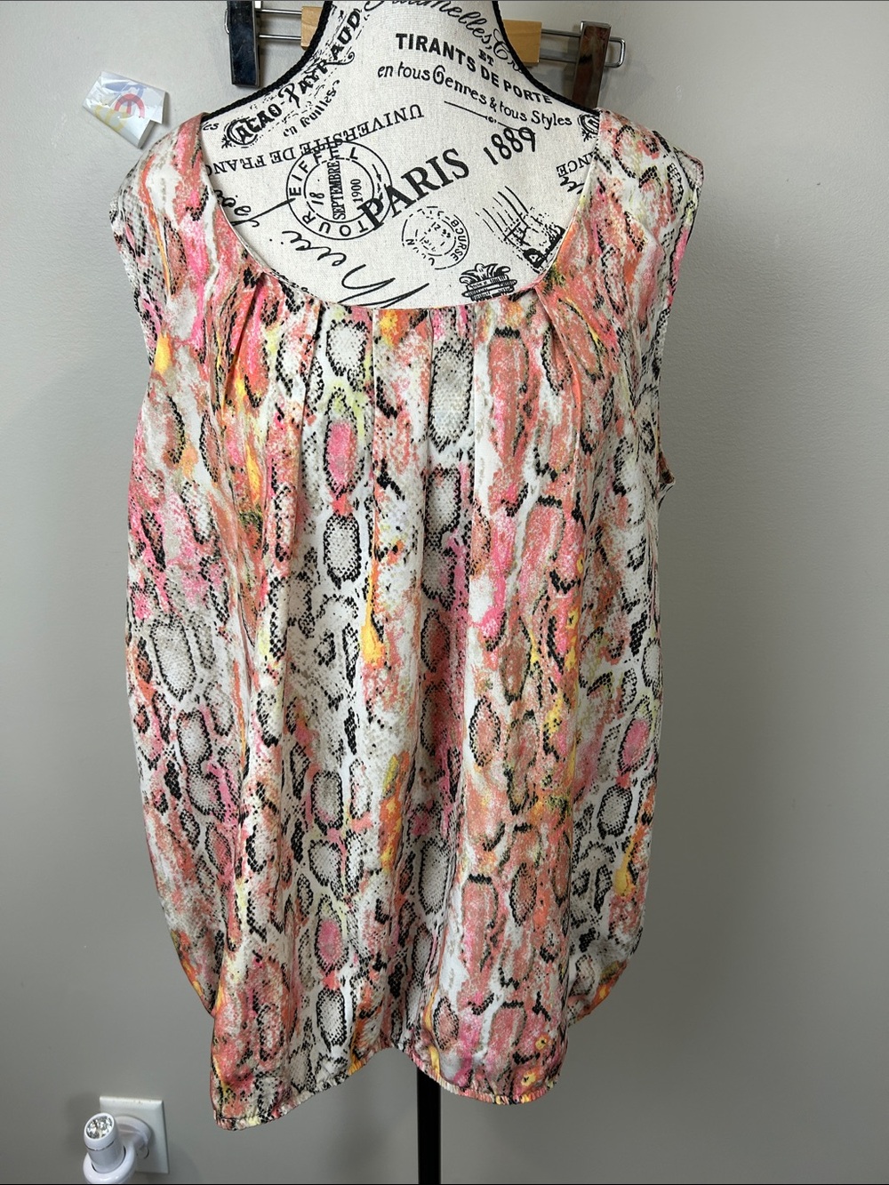 Reitmans Womens Sleeveless Snake Print Blouse Pink Coral XXL Plus Size - Picture 2 of 11